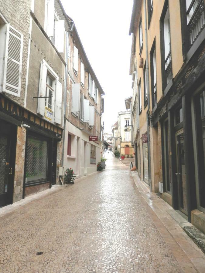 Couette Et Cafe Cyrano Apartment Bergerac Bagian luar foto