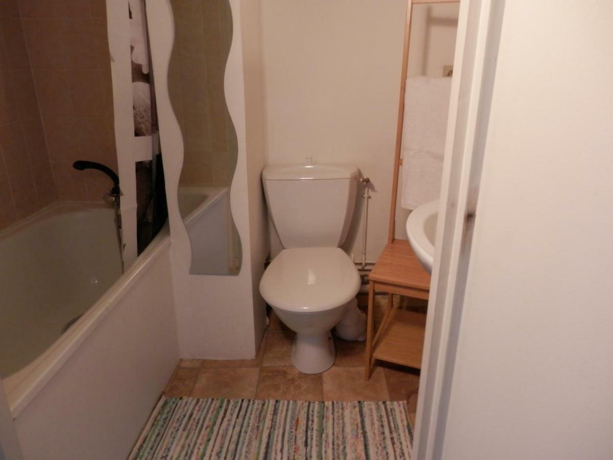 Couette Et Cafe Cyrano Apartment Bergerac Bagian luar foto