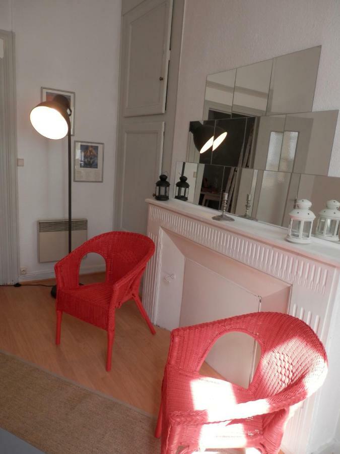 Couette Et Cafe Cyrano Apartment Bergerac Bagian luar foto