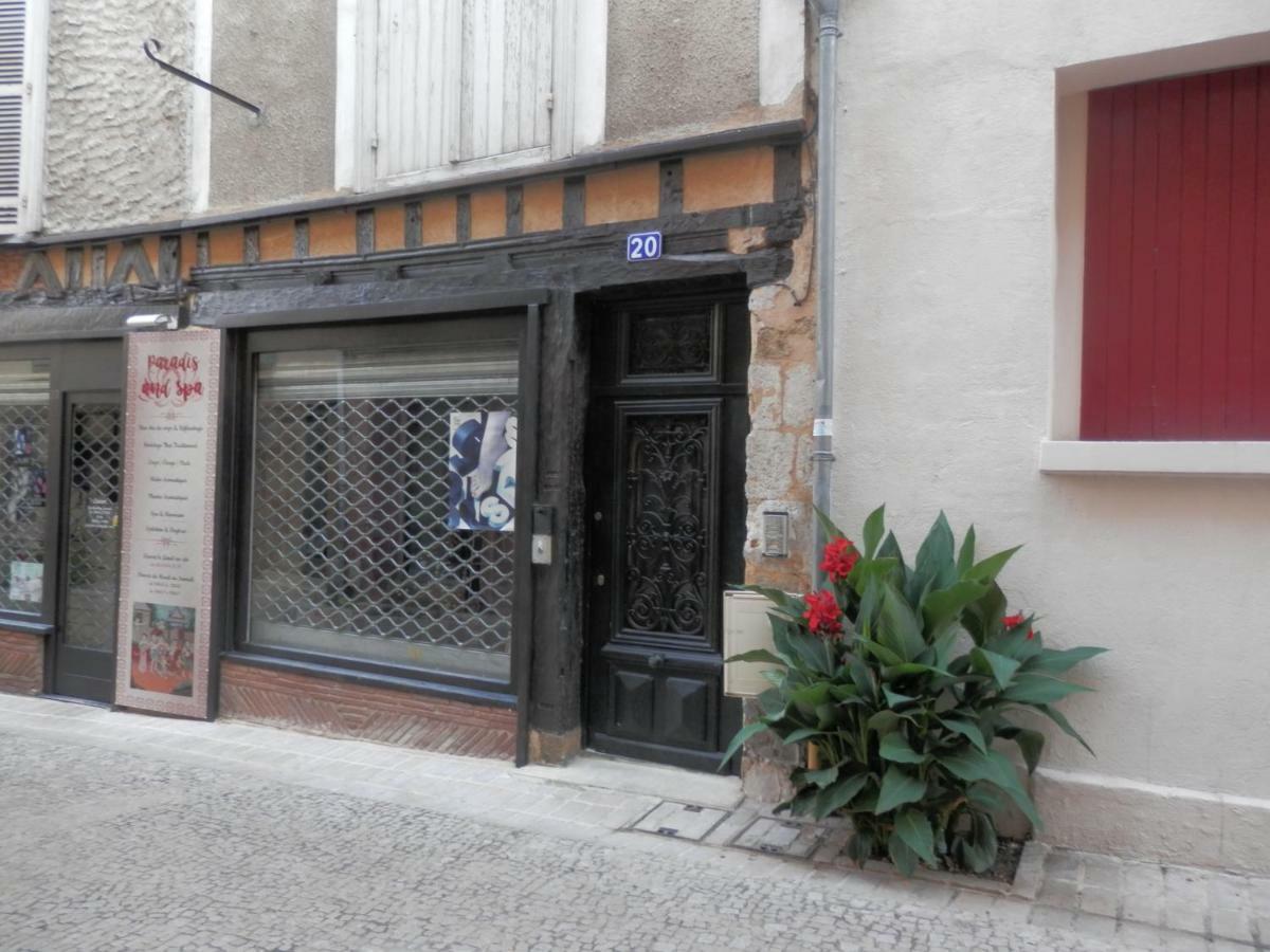 Couette Et Cafe Cyrano Apartment Bergerac Bagian luar foto